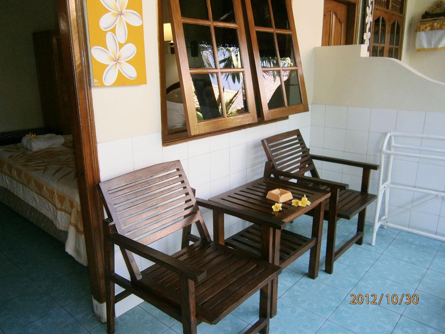 Adus Beach Inn Легиан Экстерьер фото