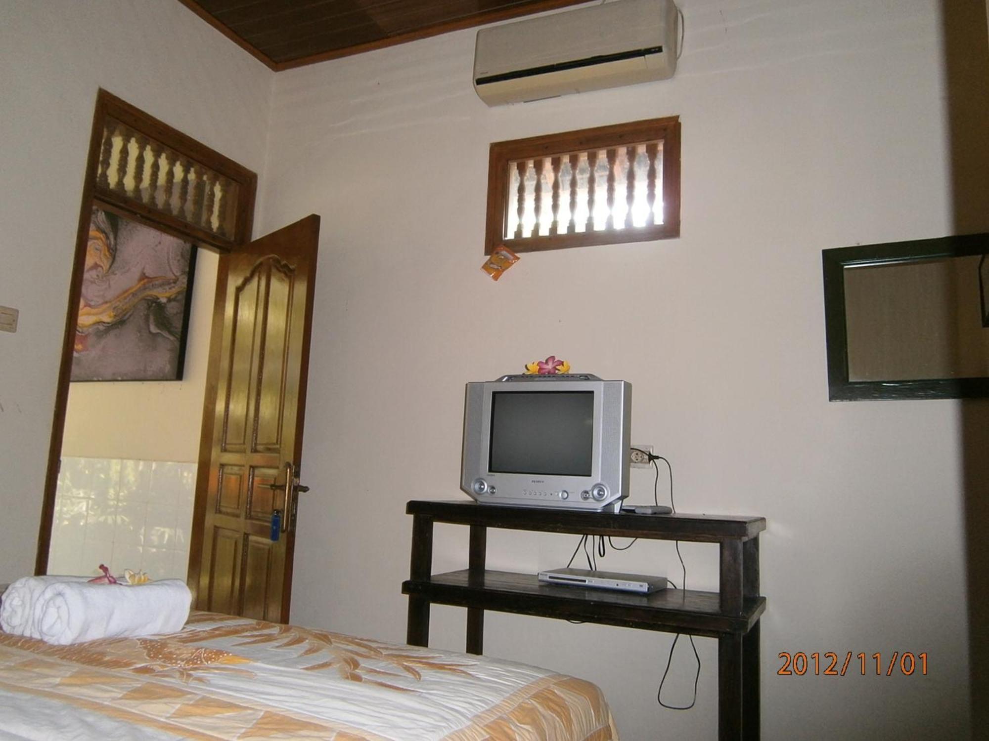 Adus Beach Inn Легиан Экстерьер фото