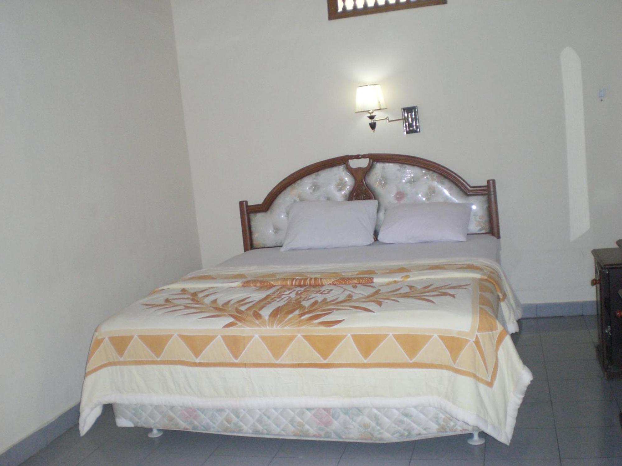 Adus Beach Inn Легиан Экстерьер фото