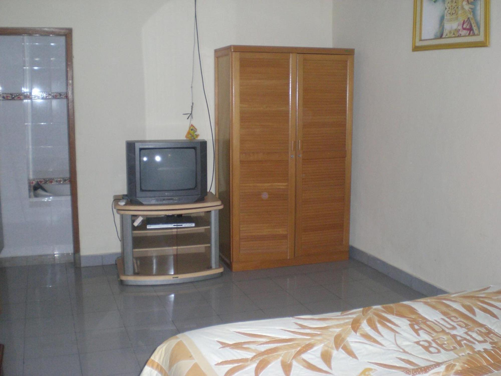 Adus Beach Inn Легиан Экстерьер фото