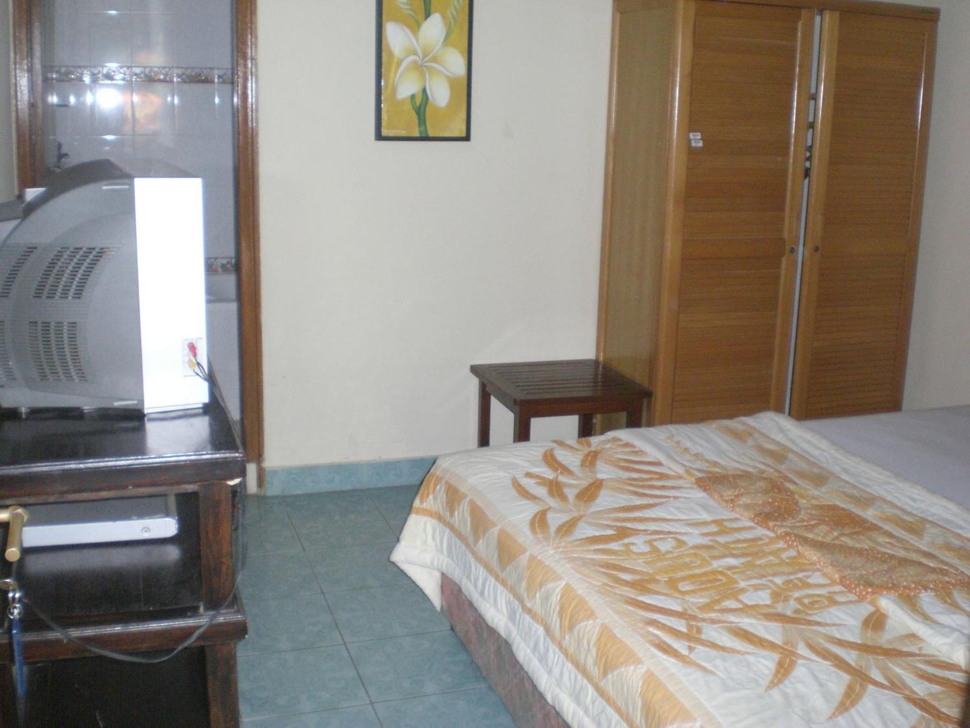 Adus Beach Inn Легиан Экстерьер фото