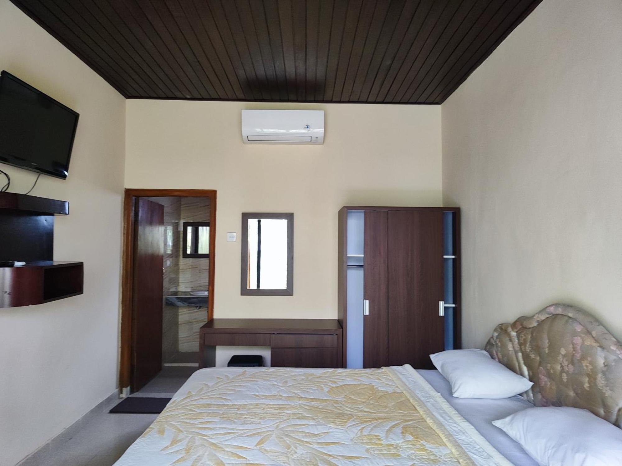 Adus Beach Inn Легиан Экстерьер фото