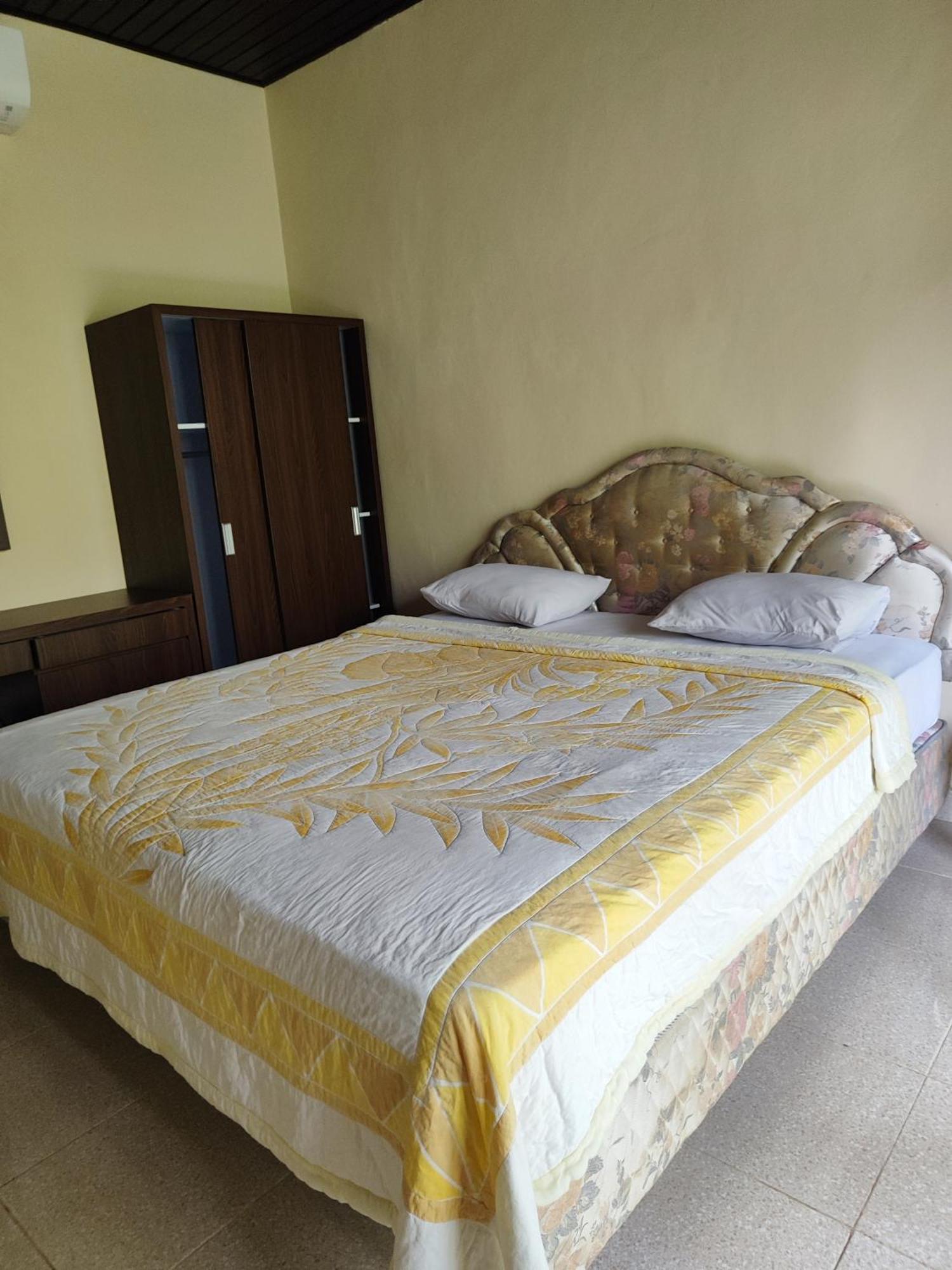 Adus Beach Inn Легиан Экстерьер фото