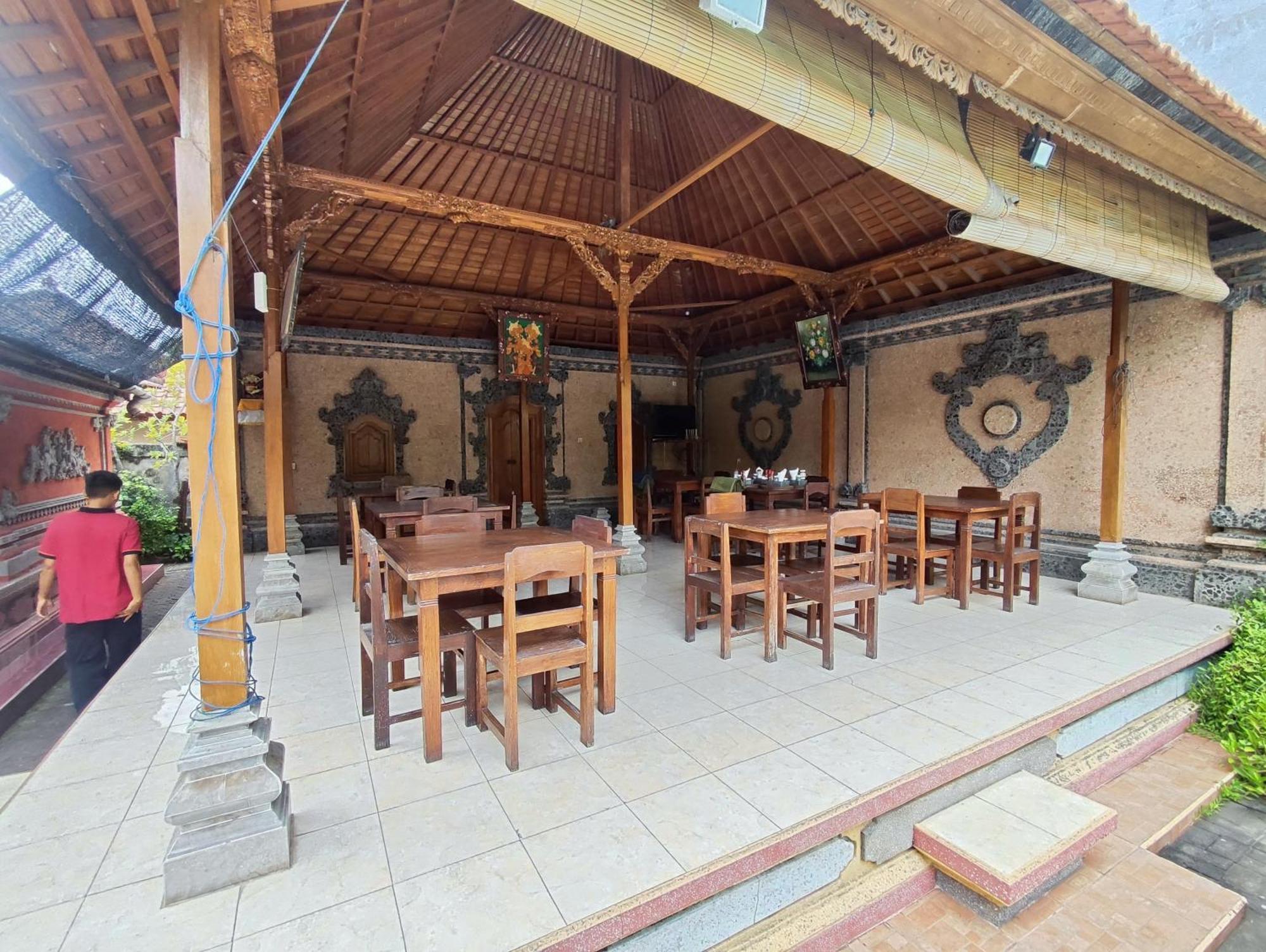 Adus Beach Inn Легиан Экстерьер фото