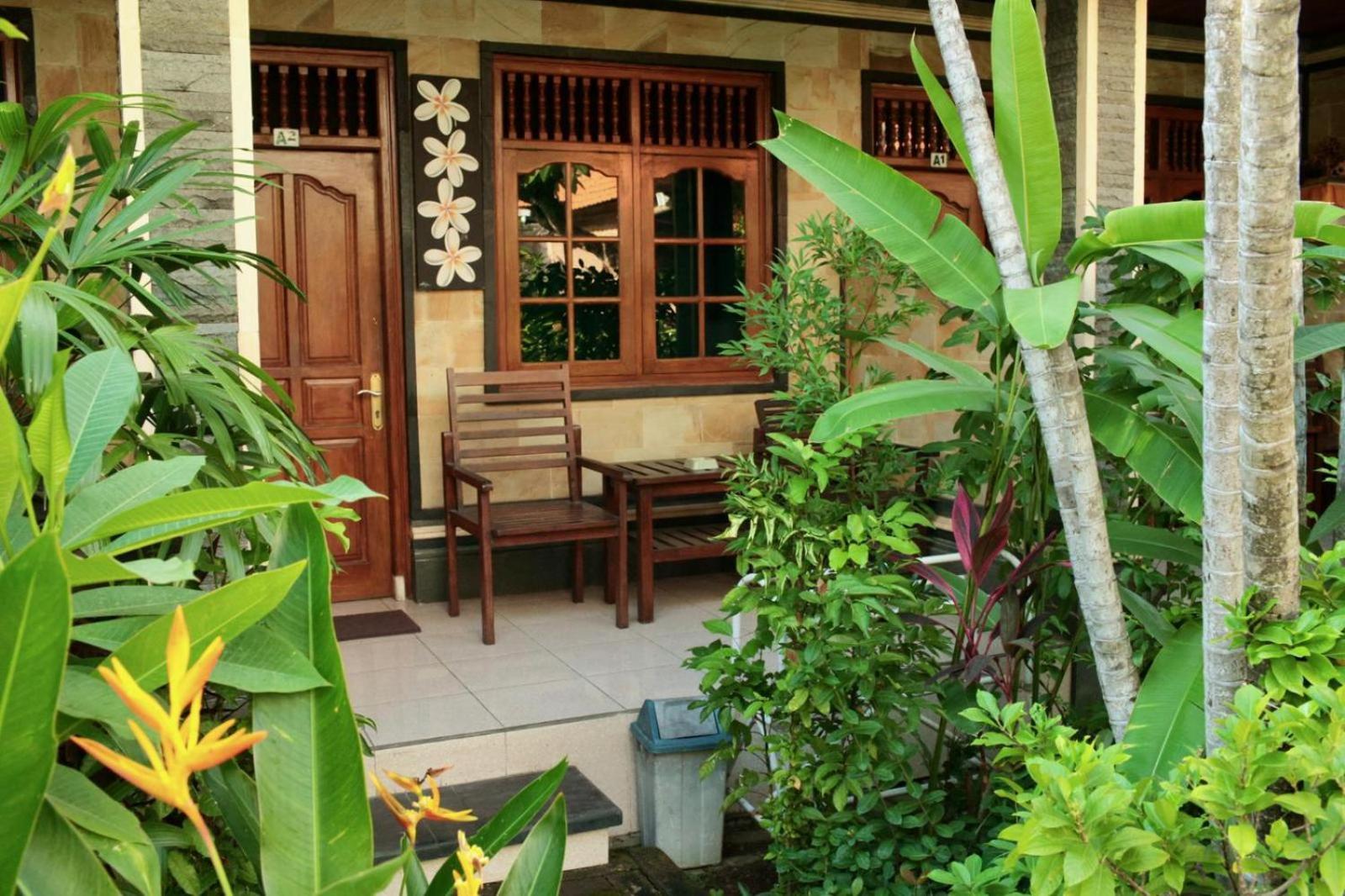 Adus Beach Inn Легиан Экстерьер фото
