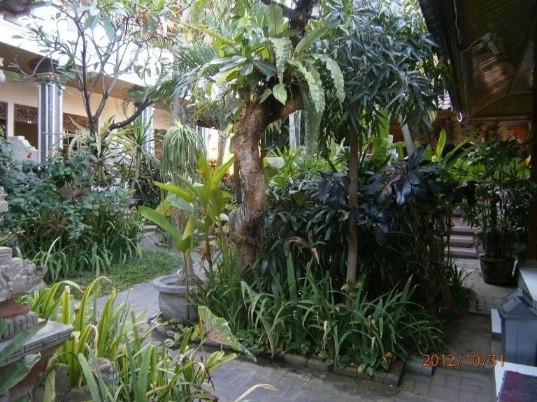 Adus Beach Inn Легиан Экстерьер фото